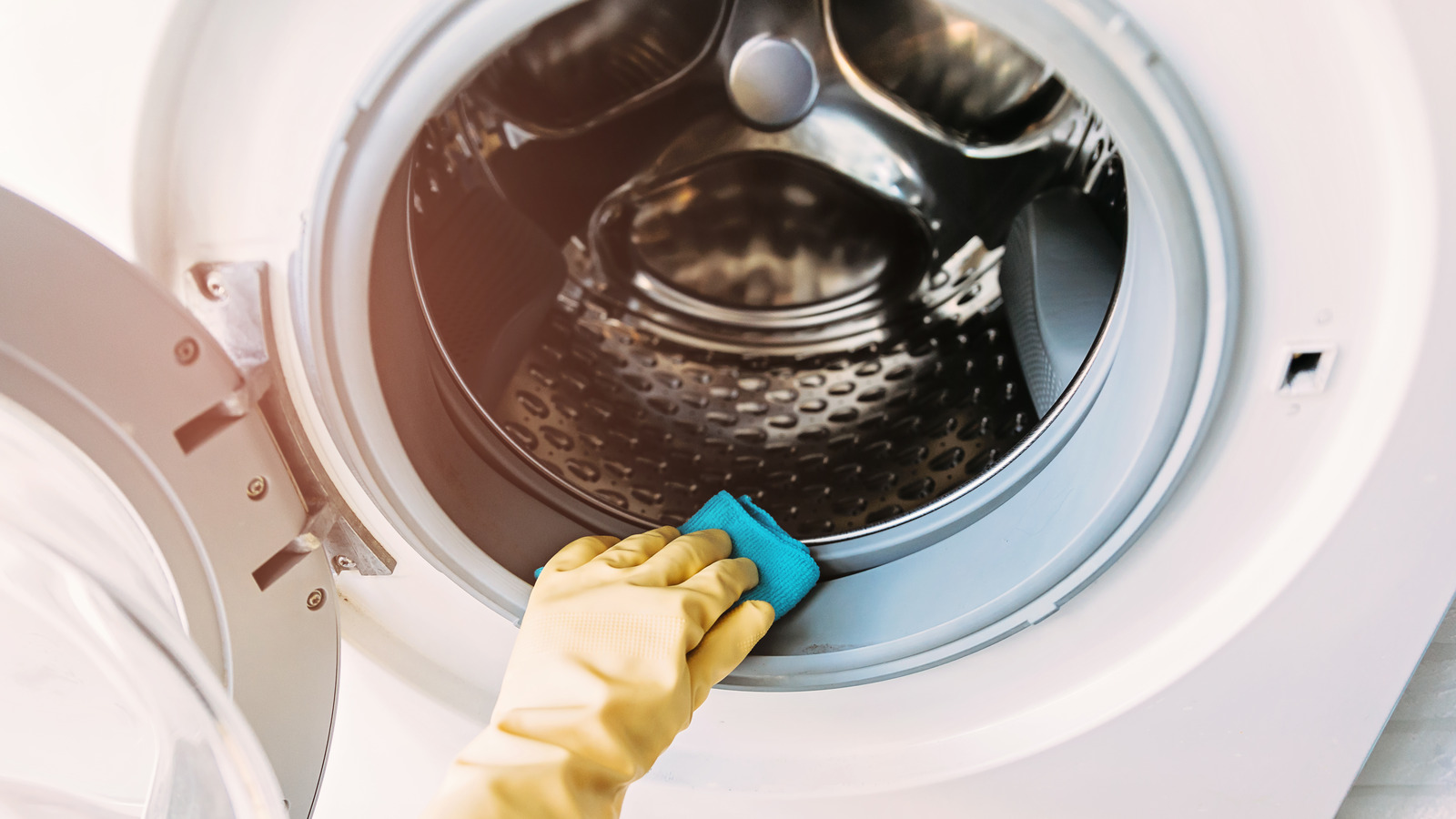 The Best Ways To Prevent Mold And Mildew From Building Up Your Washer