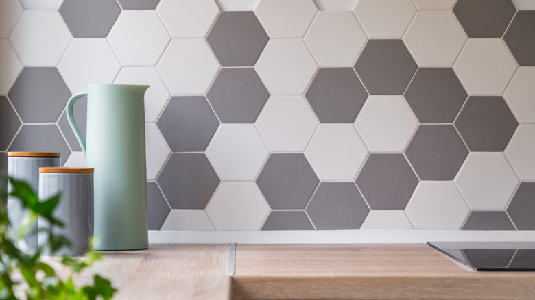 kitchen backsplash with tile