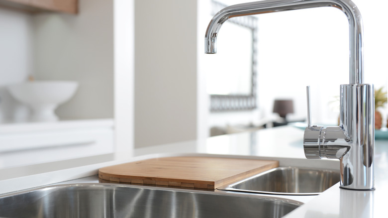 Kitchen sink
