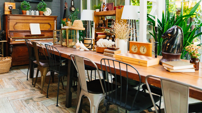 Dining room with vintage decor.
