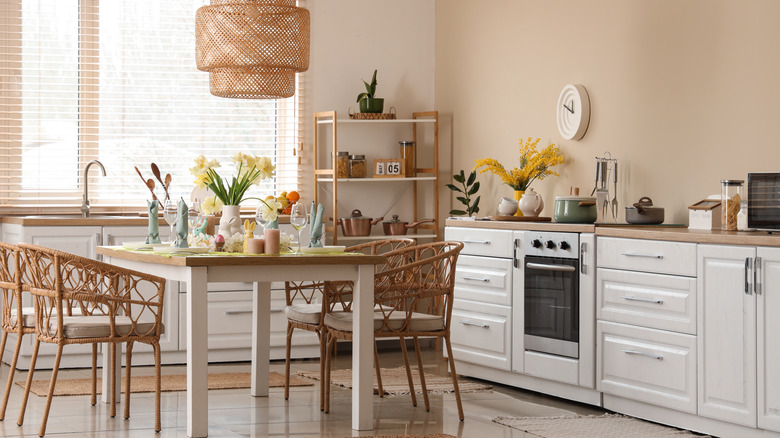 Timeless kitchen with white painted cabinets