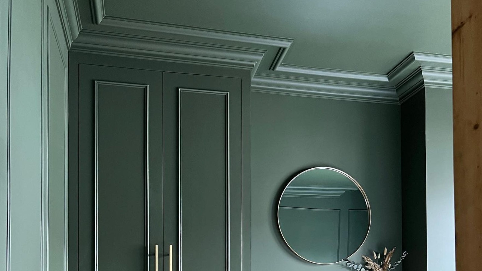 The Ceiling Painting Hack That Makes Any Room Look Bigger – House Digest