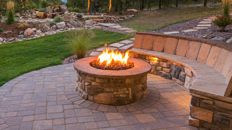 flagstone fire pit and bench