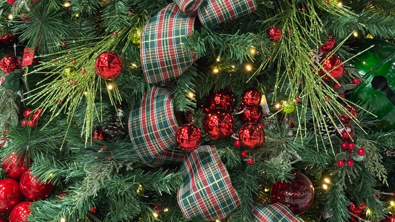 Christmas tree with green and red decor
