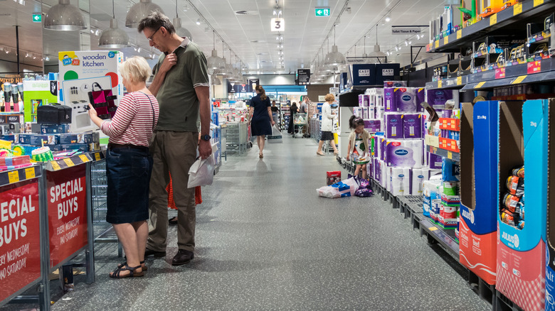 Shoppers checking out Aldi's special buys