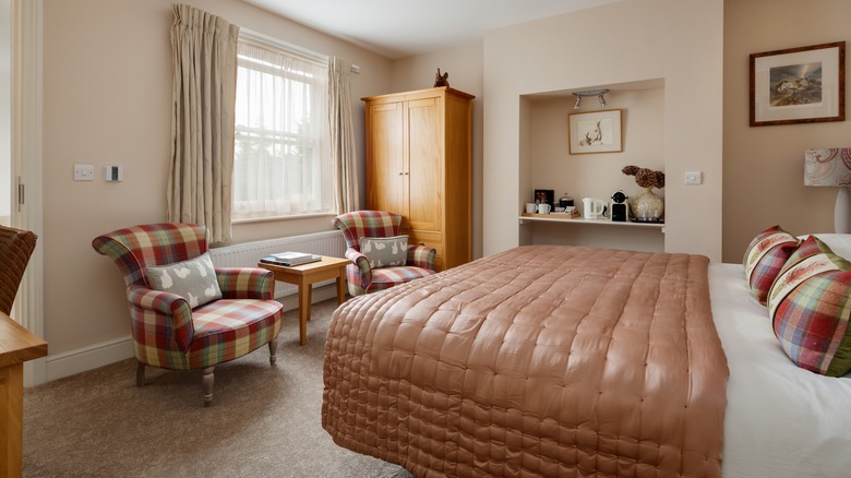 Bedroom decorated in warm natural tones