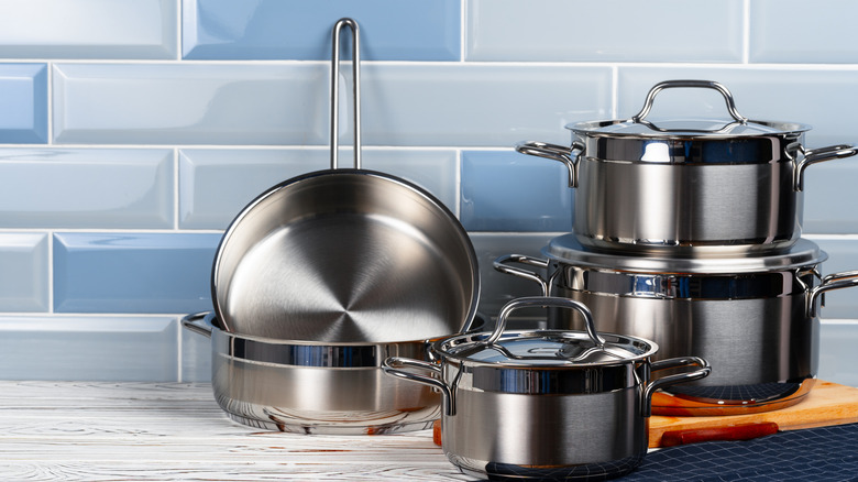 Aluminum cookware