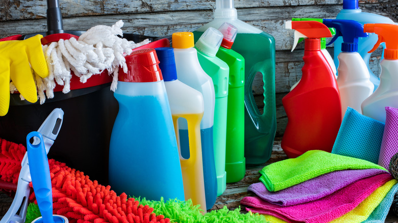 Cleaning products and cloths