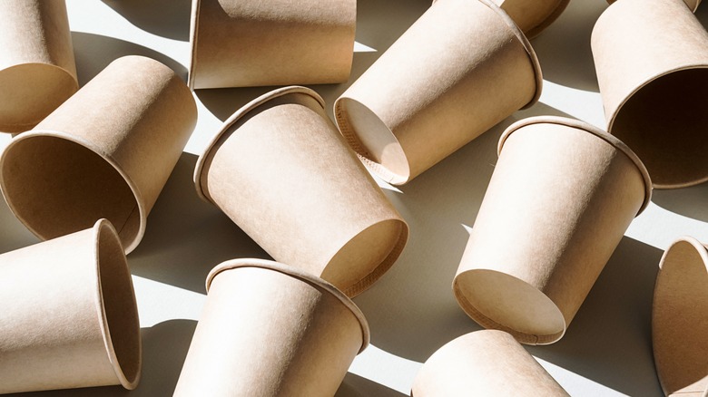 disposable to-go paper coffee cups