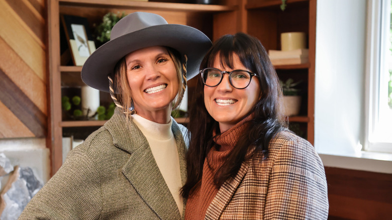 Stars of Unsellable Homes smiling