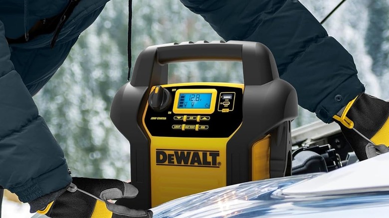 DeWalt 1600 Peak Amp Jump Starter with Digital Compressor and USB Power Bank