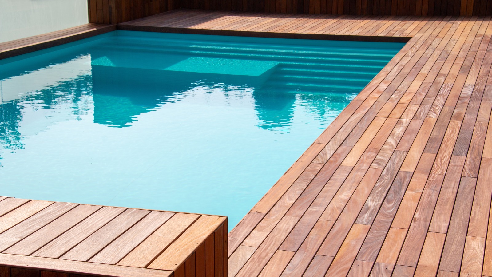 The Difference Between Saltwater And Regular Pools