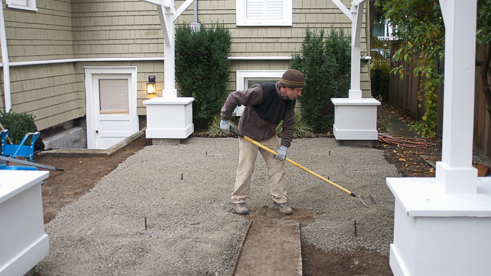 The Different Uses Of Pea Gravel And Crushed Stone For Your Yard