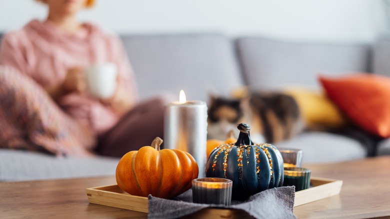 pumpkin and candle table decor