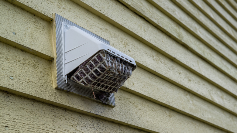 Dryer vent with cover