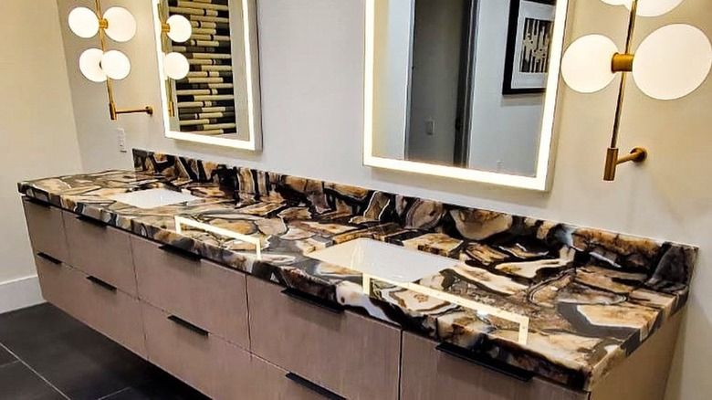 A brown agate countertop with backlighting