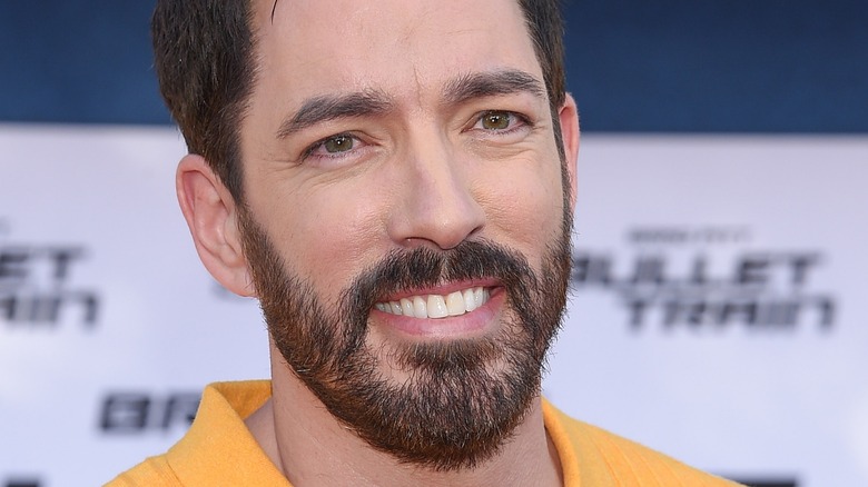 Drew Scott smiling