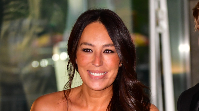 close up of Joanna Gaines