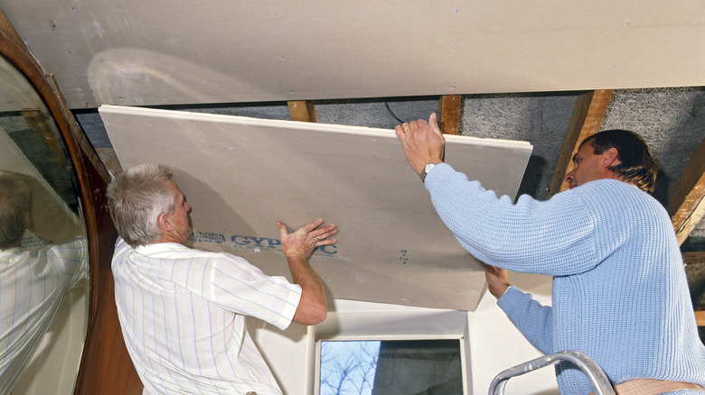 using plasterboards to patch ceiling