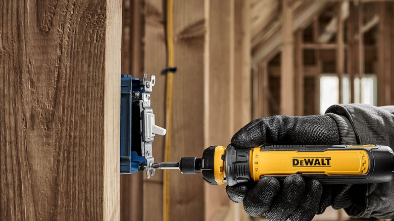 The DeWalt cordless electric screwdriver with Flexdrive