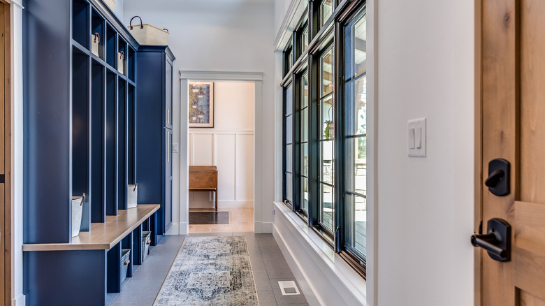 Home entryway with storage