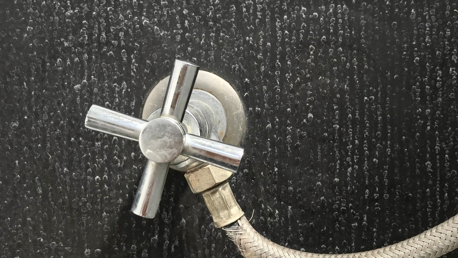 Banish Soap Scum From Your Bathroom - Maggy Maid