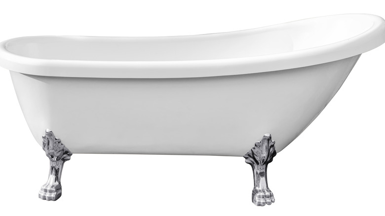 Old-style bathtub