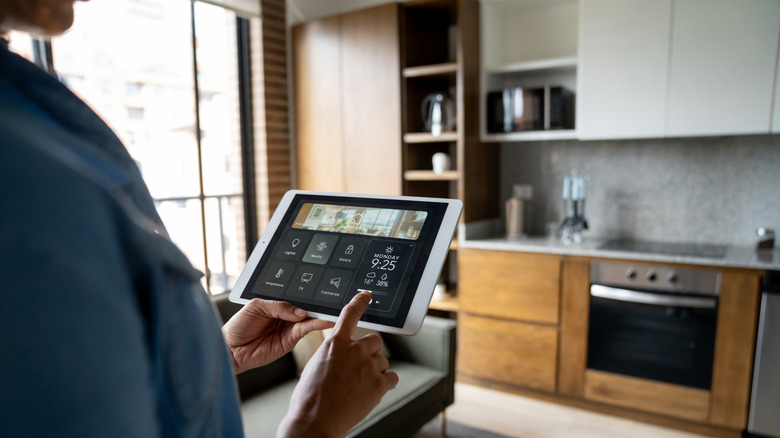 The FBI Says These Smart Home Devices Are Unsafe, And Here's Why