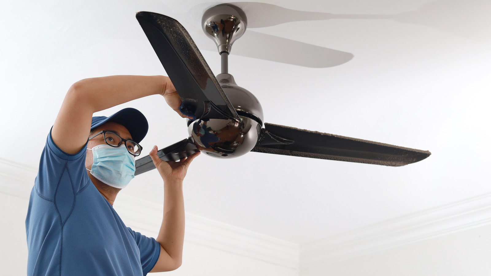 The Genius Hack To Make Cleaning Your Ceiling Fan That Much Easier