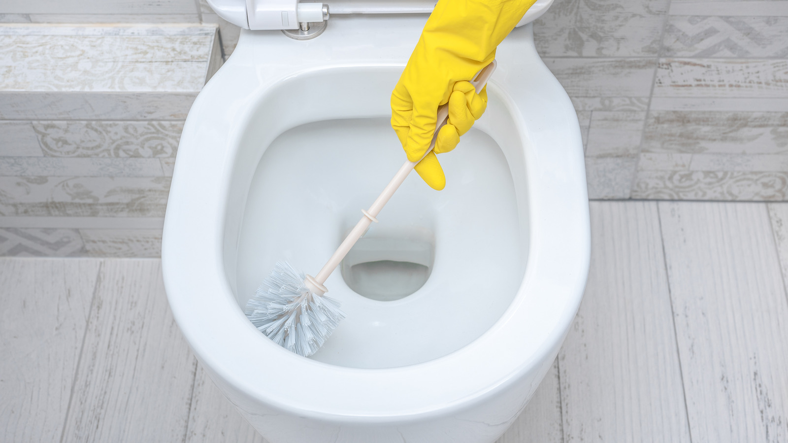 В ванной раковины унитазы чистят сколько раз. Сток унитаза. Мытье унитазов и раковин.