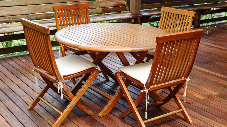 Outdoor teakwood furniture