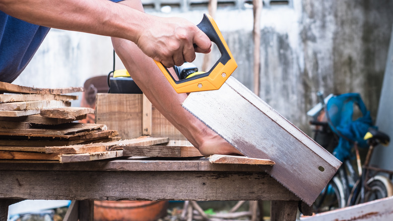 Backsaw handle with marking guides