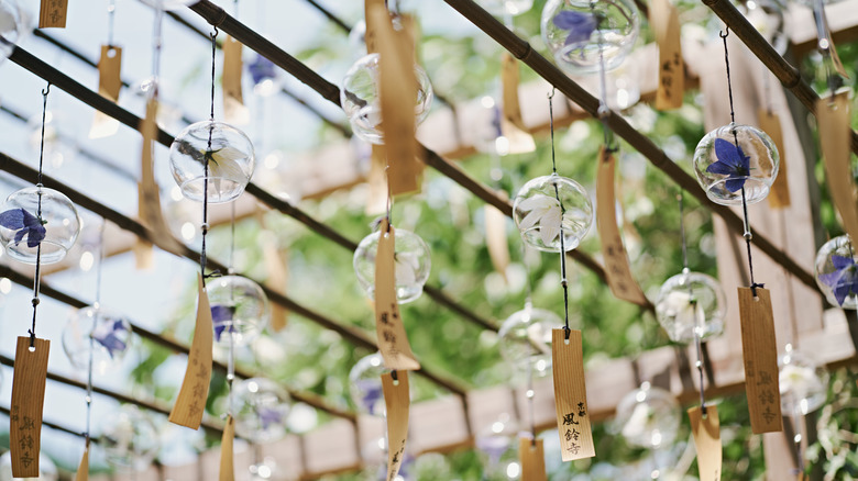 Floral wind chimes