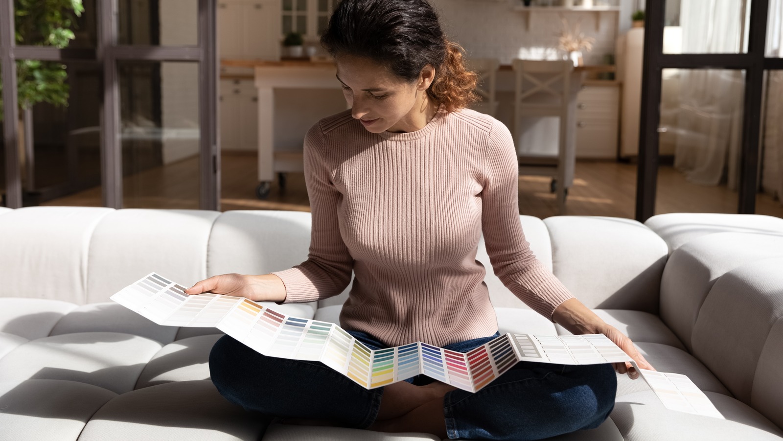 The Hottest New Home Decor Trends For Spring 2023, According To An Expert