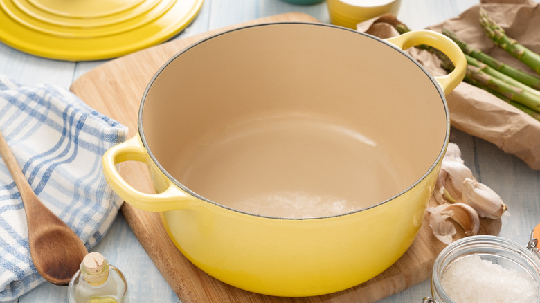 Yellow enameled Dutch oven