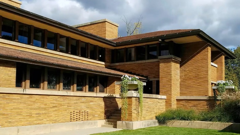 Martin House exterior showing windows