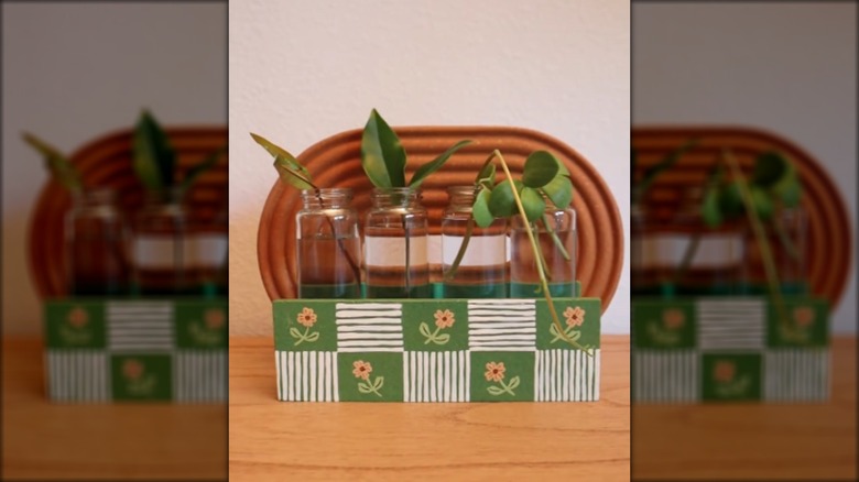 IKEA's spice rack and trivet turned into a propagation station