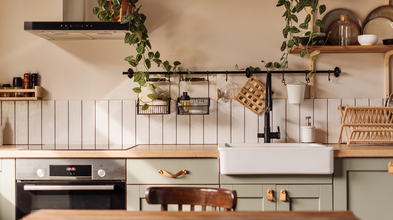 Kitchen with exposed storage solutions