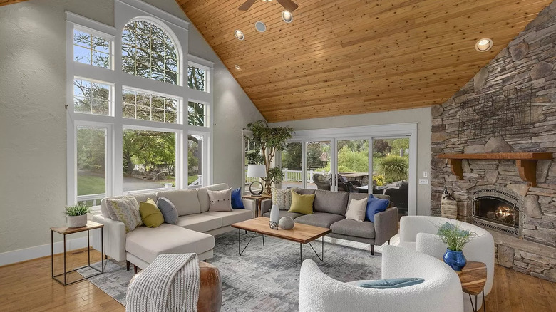Matt Roloff's living room