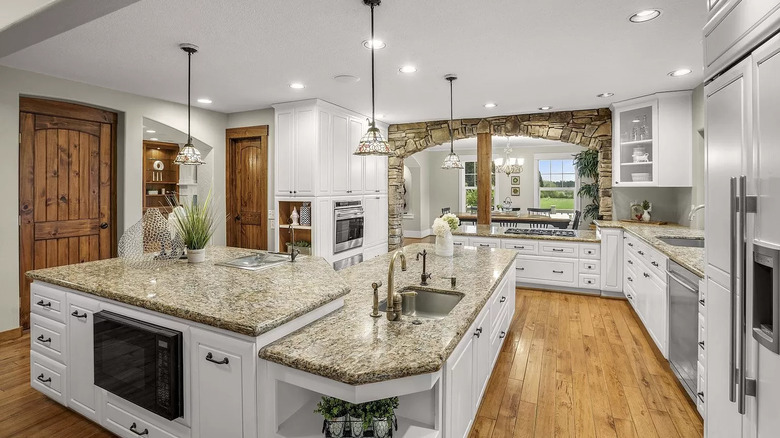 Matt Roloff's kitchen