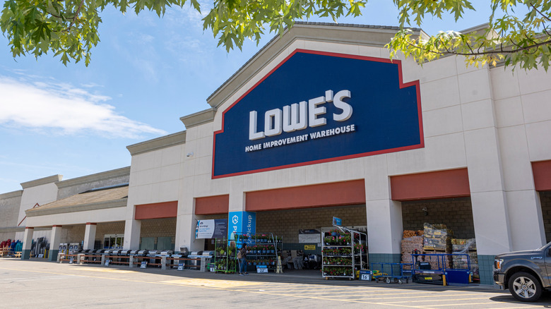 Lowe's store