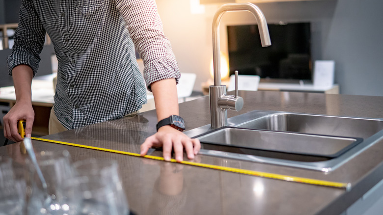 Measuring kitchen island