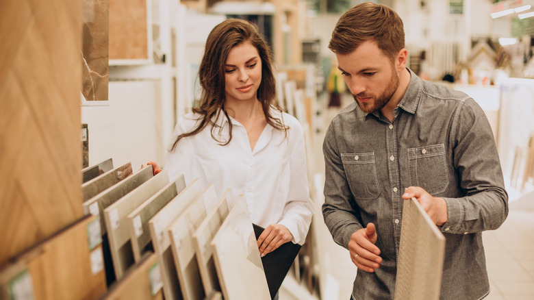 couple shopping for granite countertops