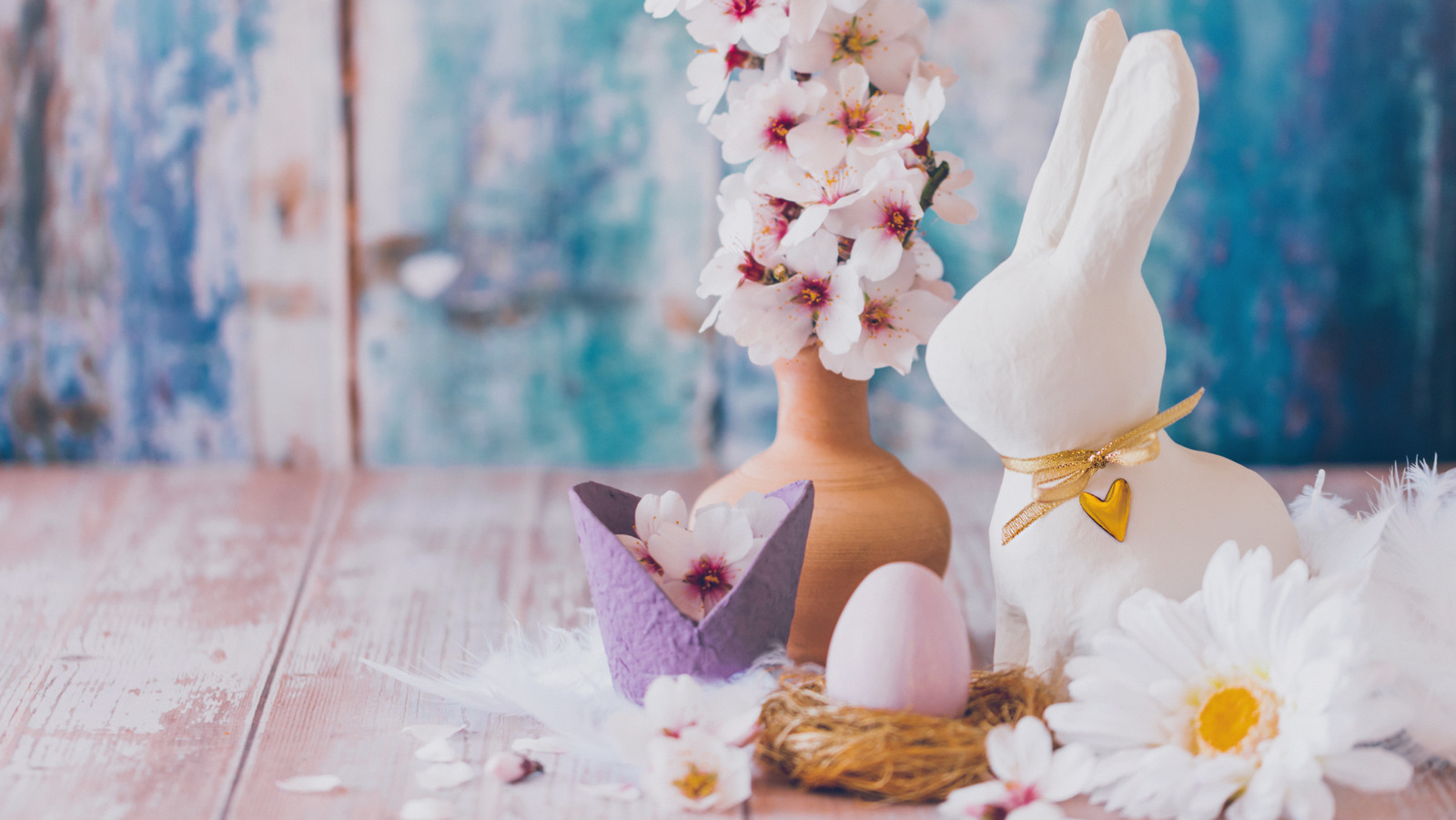 Create a Delightful Easter Garland with Simple DIY Materials