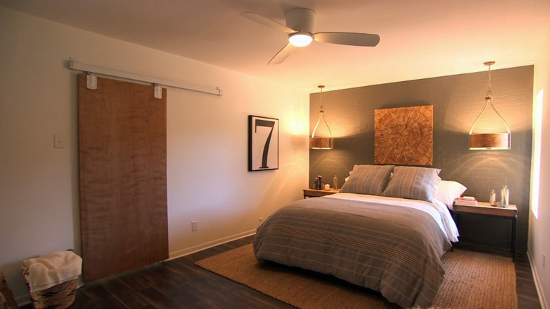 barn door bathroom