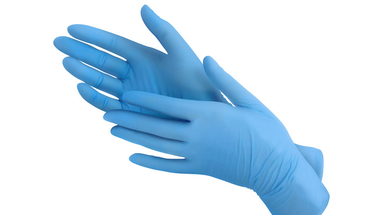 Protective gloves