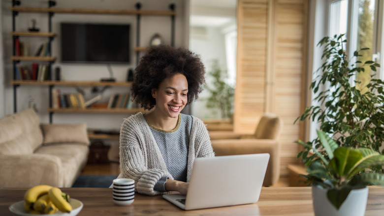 woman at home computer