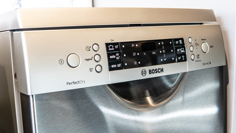 Close up of the control panel on the Bosch Series 8 dishwasher