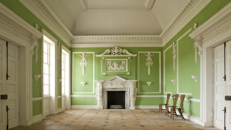 interior with light green walls