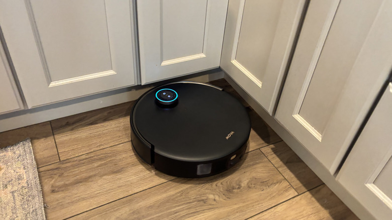 MOVA V50 Ultra Complete vacuuming in corners under kitchen cabinets